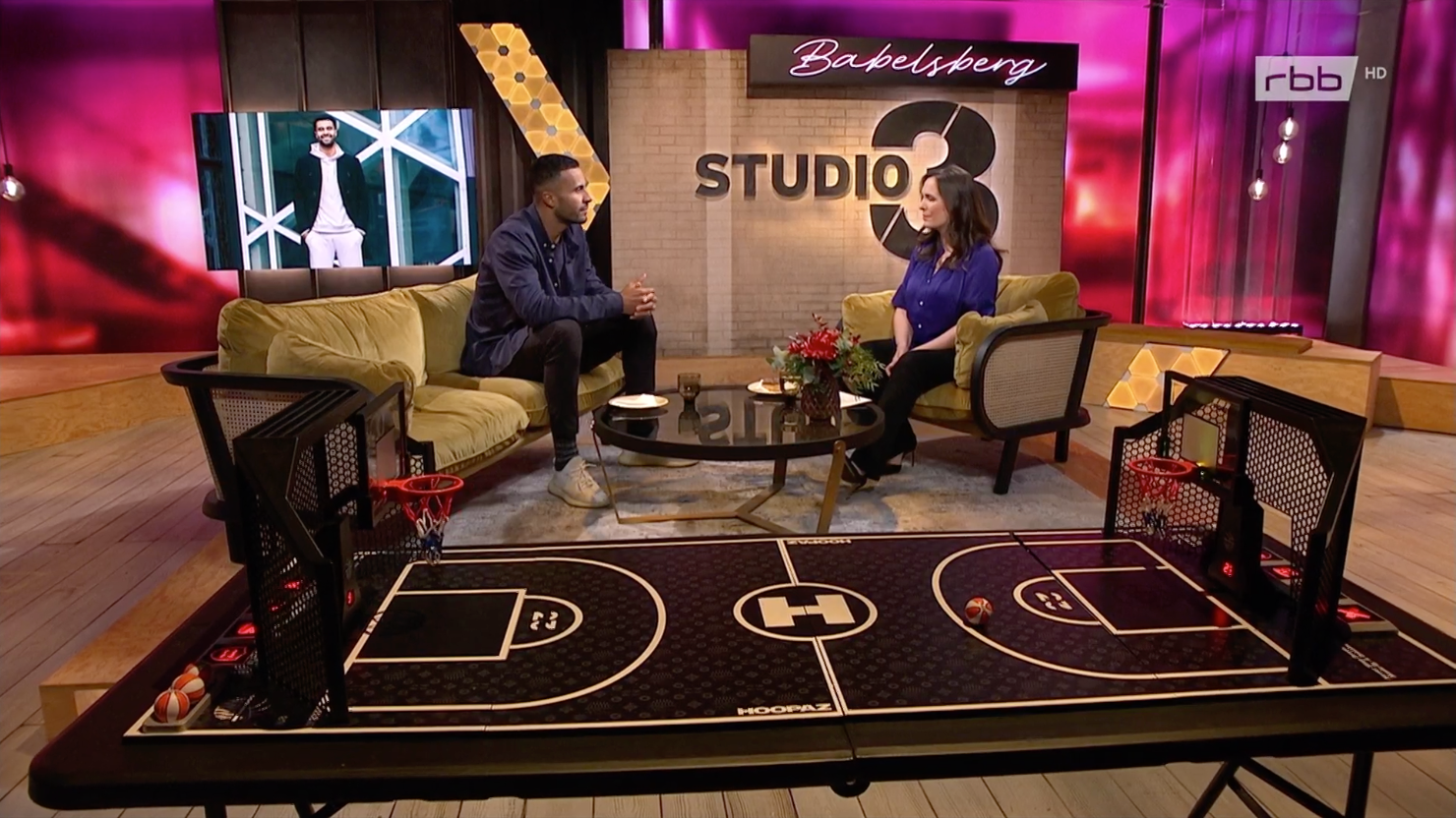 Mit dem Basketball Weltmeister